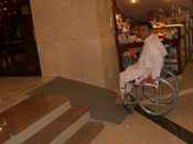 Photo 2 accessible slope inside the hotel